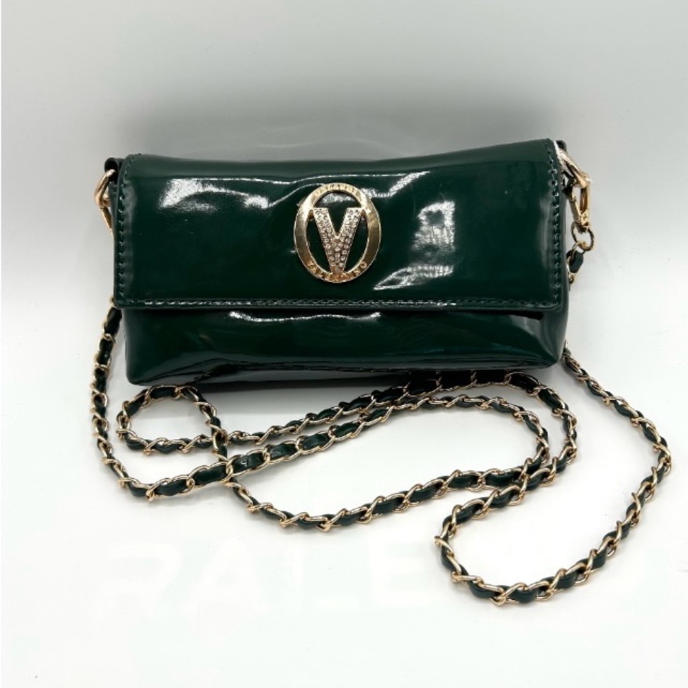 Elegant Green Patent Leather Bag with Chain Strap